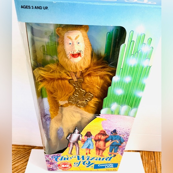The Wizard Of Oz 1988 Cowardly Lion Fashion Doll New Turner Ent #8875 Read 50th - Picture 1 of 7